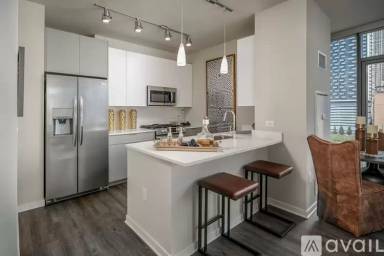 Main picture of 161 W Harrison St