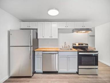 Main picture of 2922 E 35th Ave
