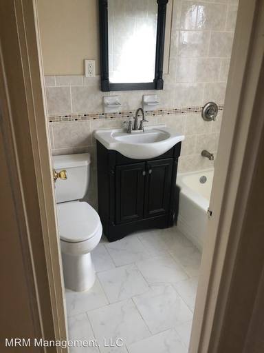 Main picture of 353 S Center St