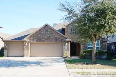 Main picture of 6620 Estana Ln