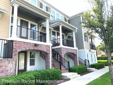 Main picture of 208 Queen Palm Ct