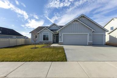 Main picture of 2348 N Cold Creek Ave