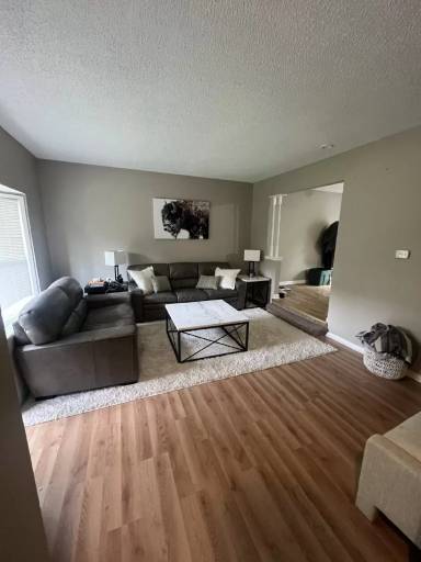 Main picture of 103 E Pleasant View Dr