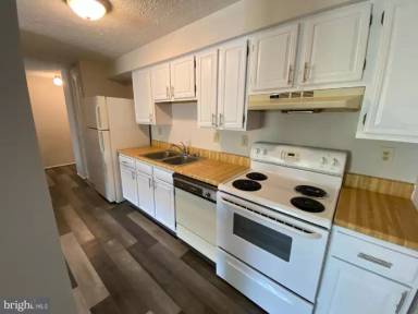 Main picture of 12421 Hickory Tree Way