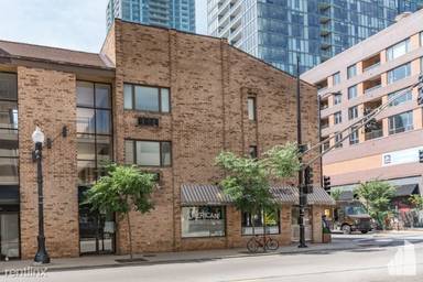 Main picture of 163 W Division St