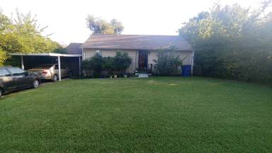 Main picture of 1121 W Warren St
