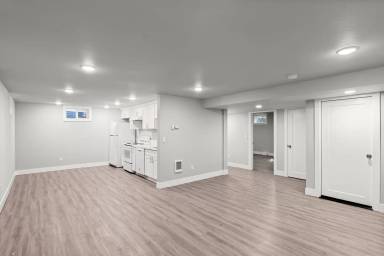 Main picture of 5535 SE 57th Ave