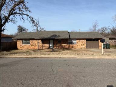 Main picture of 3101 E Noble Dr