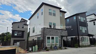 Main picture of 11014 E Hinsdale Cir