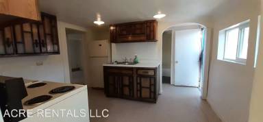 Main picture of 933 N Kimball St