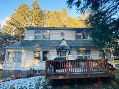 Main picture of 2910 Mill Bay Rd