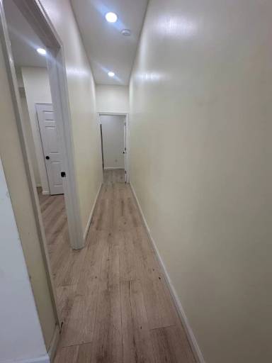 Main picture of 2713 W Glenwood Ave
