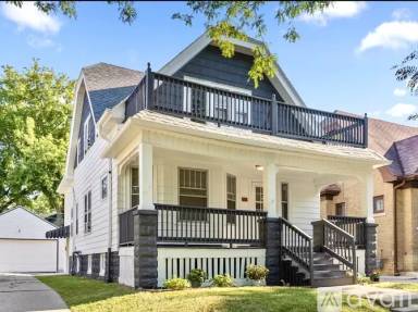 Main picture of 4219 W Concordia Ave