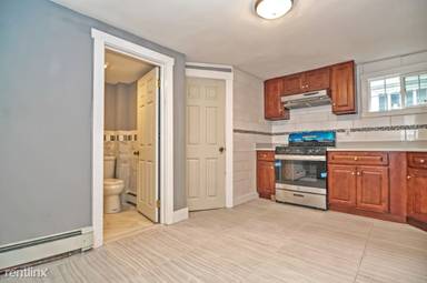 Main picture of 10 Parkman St