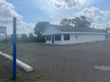 Main picture of 4660 W Jefferson Ave