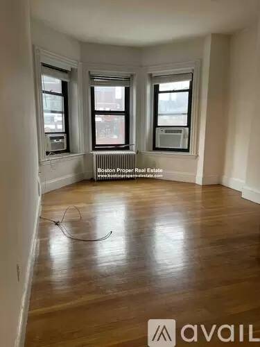 Main picture of 289 Newbury St