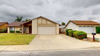 Main picture of 1817 N Sacramento Ave