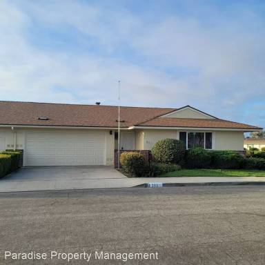 Main picture of 202 E Garden Grn