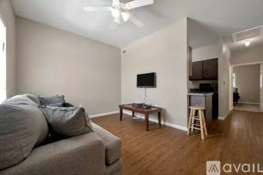 Main picture of 409 Nacogdoches St