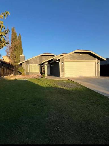 Main picture of 921 Orangewood St