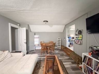 Main picture of 128 Meigs St