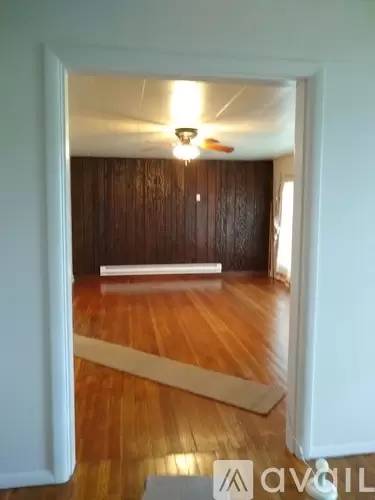 Main picture of 281 NW Division St