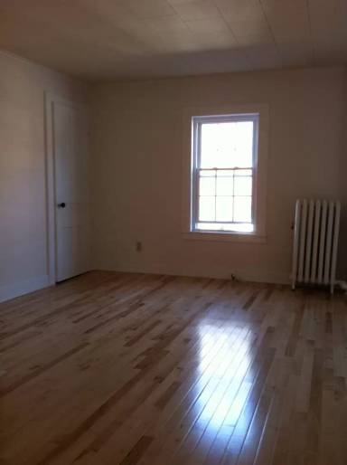 Main picture of 139 Main St