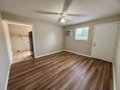 Main picture of 204 N 16th Ave