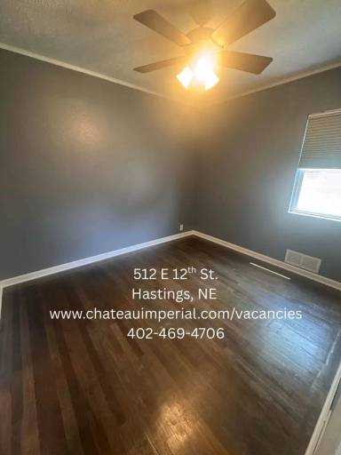 Main picture of 512 E 12th St
