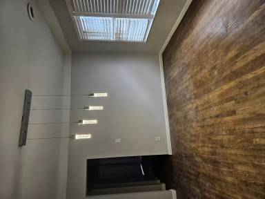 Main picture of 2985 Leslie St