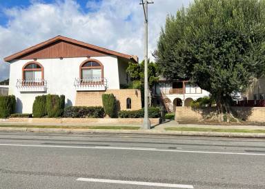 Main picture of 245 E Artesia Blvd