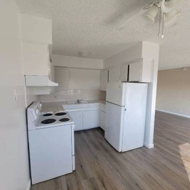 Main picture of 1321 E San Bruno Ave
