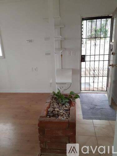 Main picture of 4676 Coronado Ave