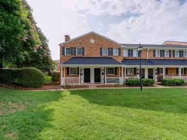 Main picture of 1344 Green Oaks Ln