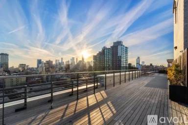 Main picture of 250 East Houston