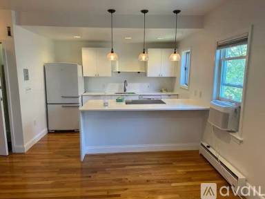 Main picture of 122 W 9th St