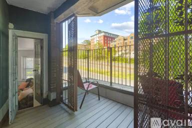Main picture of 1462 Commonwealth Ave