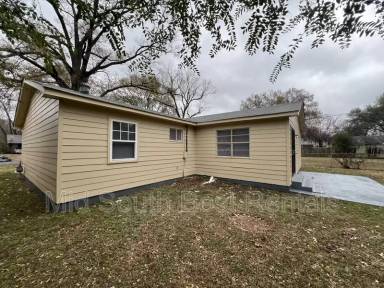 Main picture of 3213 Harvester Ln W