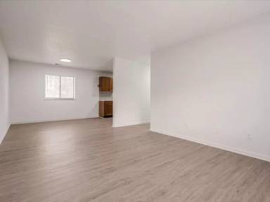 Main picture of 906 True St