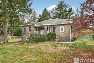 Main picture of 20 Evergreen Ln