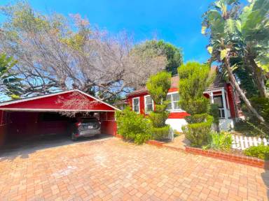 Main picture of 703 Manzanita Ave