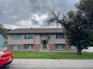 Main picture of 324 Moccasin Trl