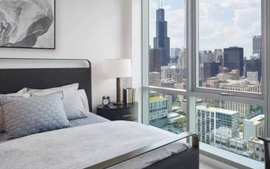 Main picture of 800 S Michigan Ave