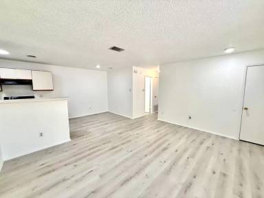 Main picture of 403 Country Aire Dr