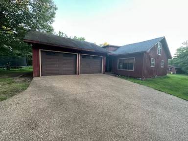 Main picture of 8994 Old Military Rd