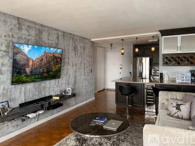 Main picture of 7100 Boulevard E