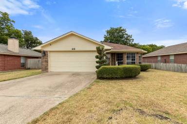 Main picture of 102 Applegrove Cir