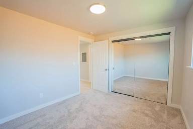 Main picture of 2840 Railroad St SE