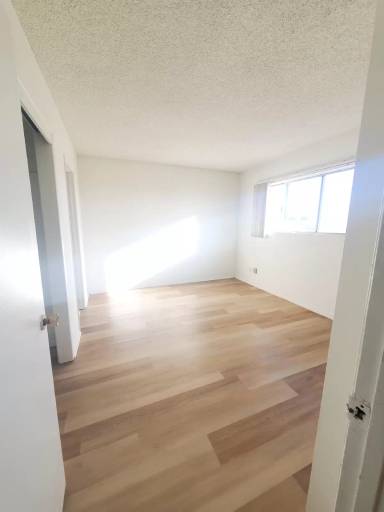 Main picture of 814-820 E Grand Ave