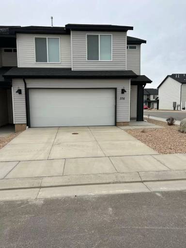 Main picture of 382 W 2025 N